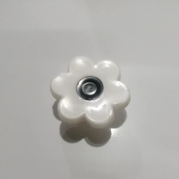 دستگیره کمد گل پلاستیکی (پس کرایه)