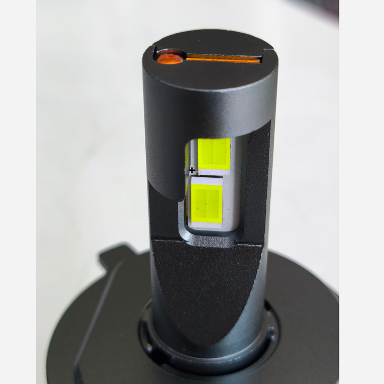 هدلایت تکی M8Pro پایه H4 برند اصلی Conpex (پس کرایه)